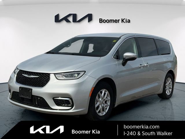 Used 2023 Chrysler Pacifica Touring-L