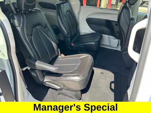 Used 2024 Chrysler Pacifica Touring-L FWD image 48