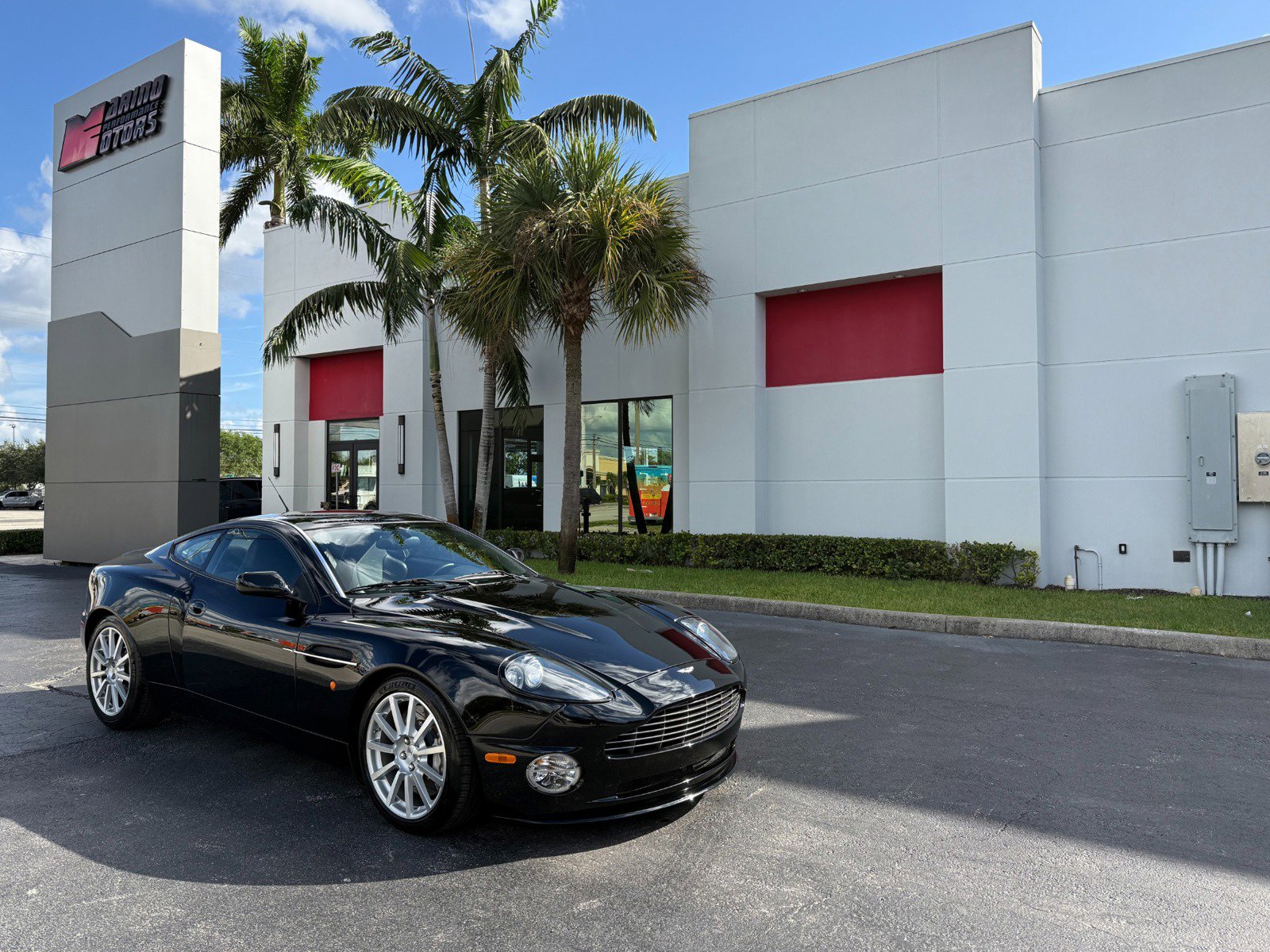 Used 2006 Aston Martin Vanquish S image 1