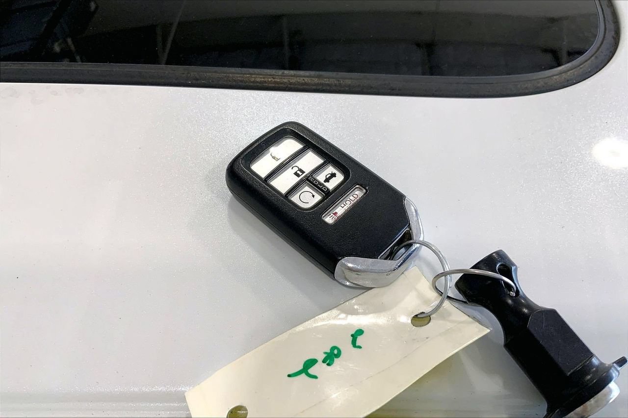 Used 2019 Honda Accord EX-L image 11