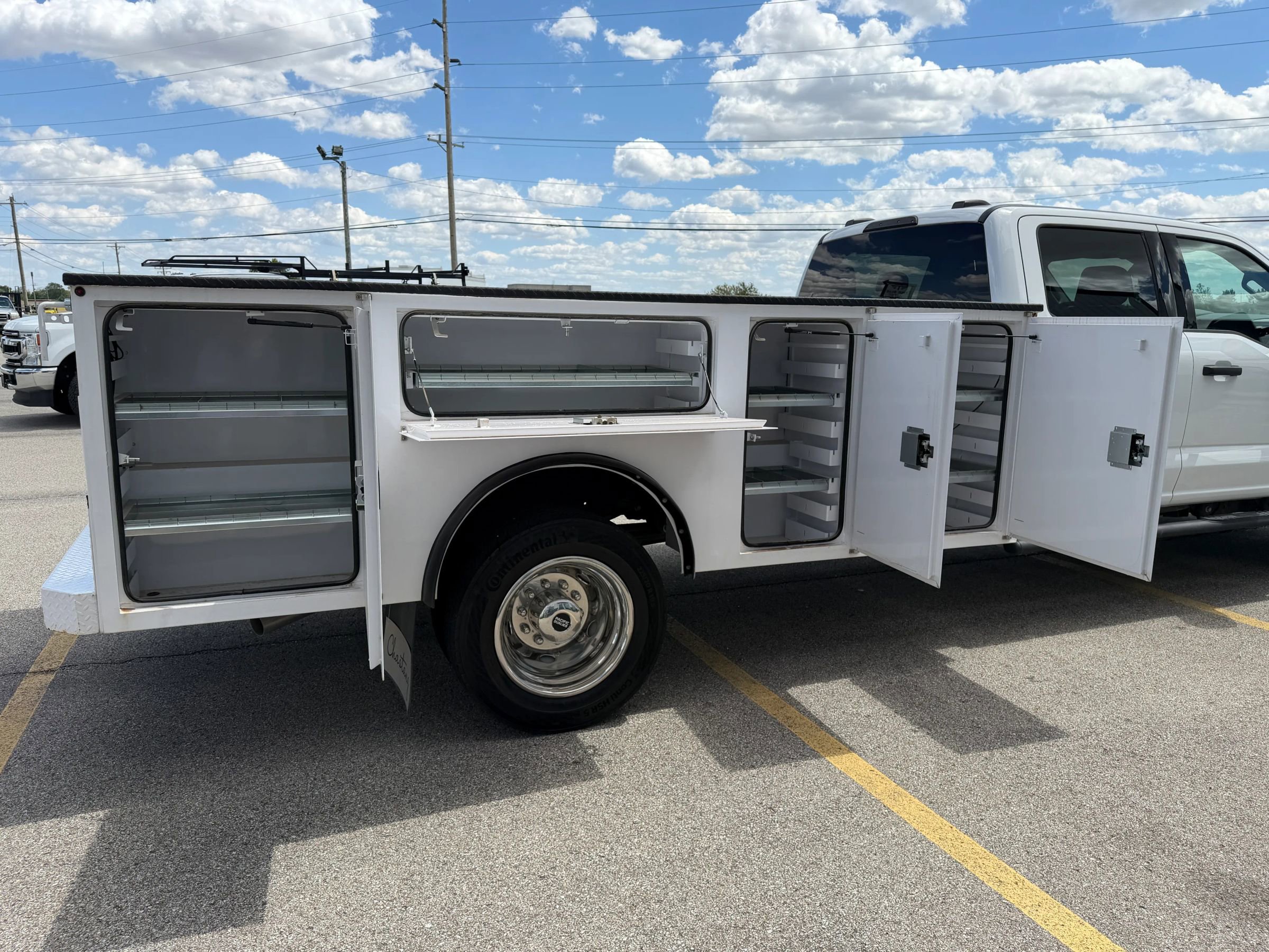 Used 2024 Ford F550 4x4 Crew Cab Super Duty w/ XLT Value Package image 8
