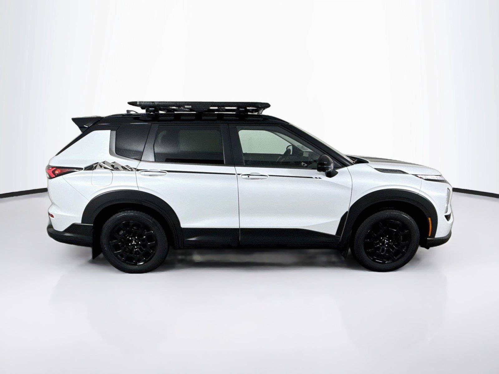 Used 2026 Mitsubishi Outlander AWD image 7