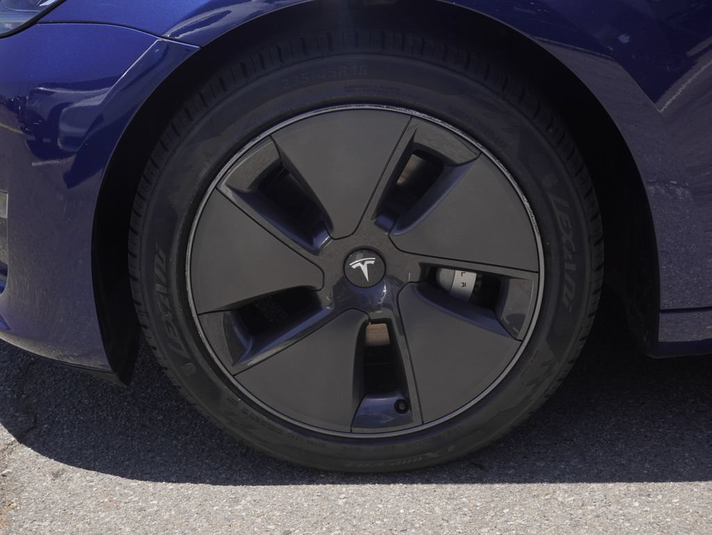 Used 2023 Tesla Model 3 Standard Range RWD image 7