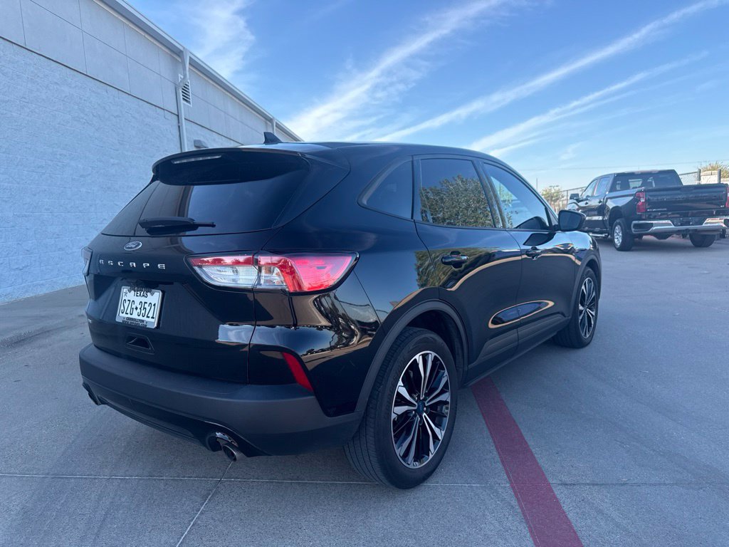 Used 2022 Ford Escape SE w/ SE Sport Appearance Package FWD image 5