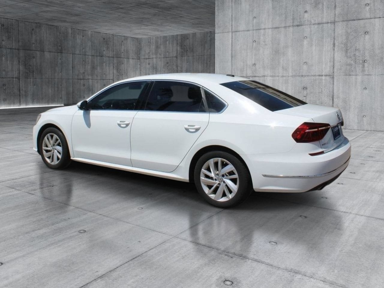 Used 2018 Volkswagen Passat 2.0T SE FWD image 3