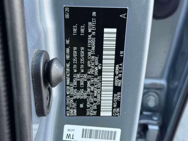 Used 2020 Toyota Highlander XLE image 17