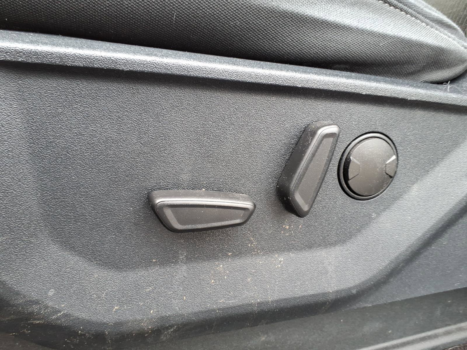 Certified 2022 Ford F150 XLT w/ Equipment Group 302A High image 11