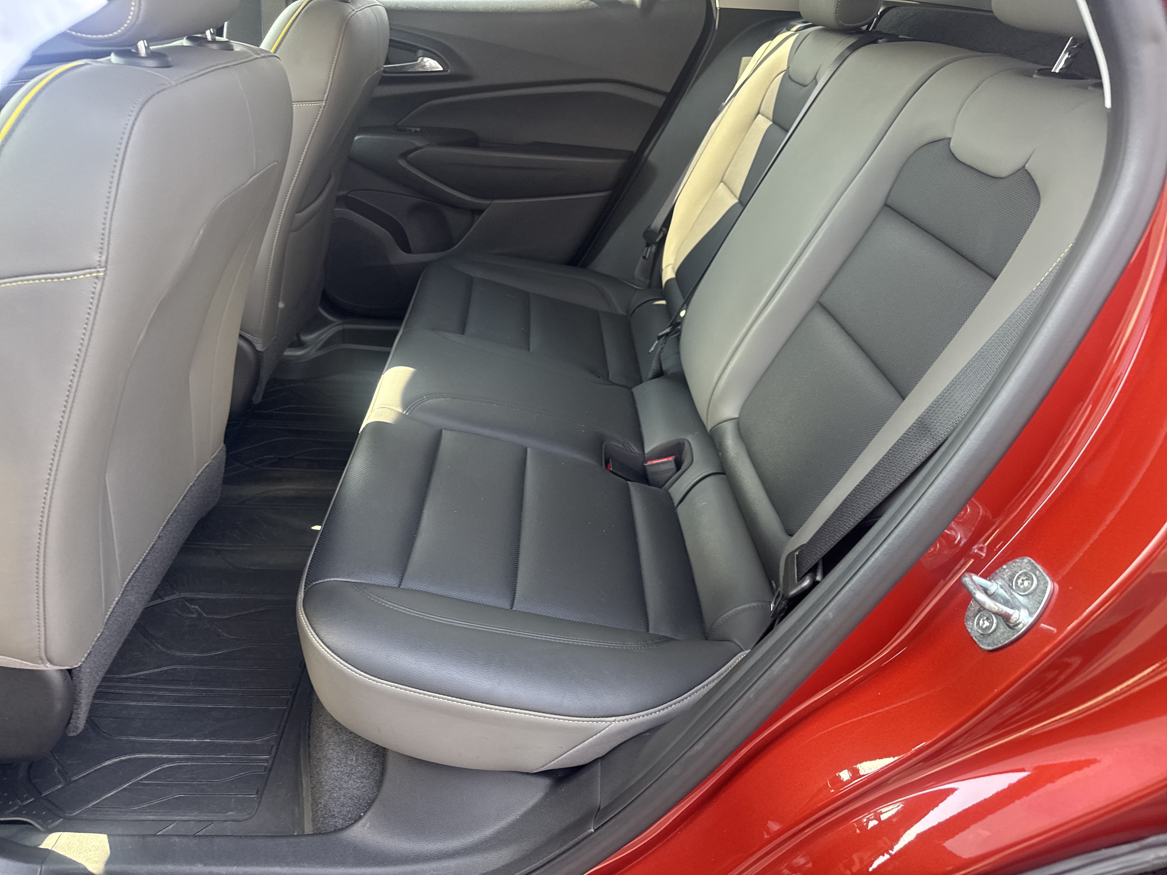 Used 2024 Chevrolet Trax ACTIV w/ Sunroof Package FWD image 13