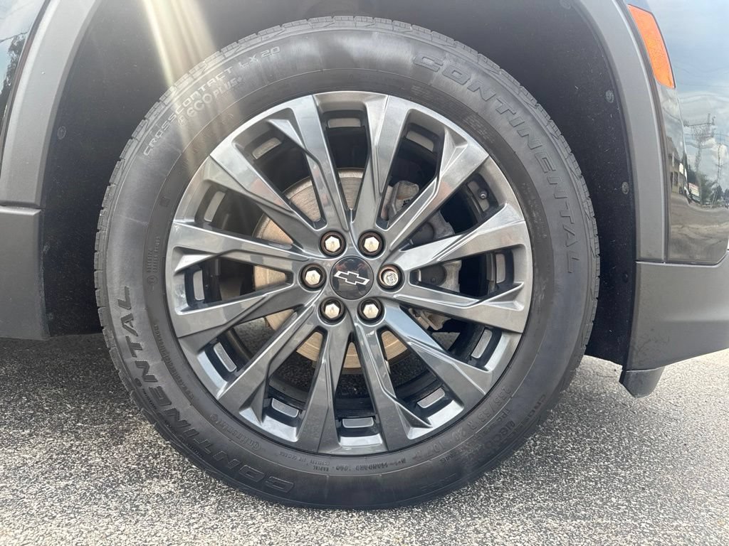 Used 2023 Chevrolet Traverse RS w/ LPO, Floor Liner Package FWD image 9
