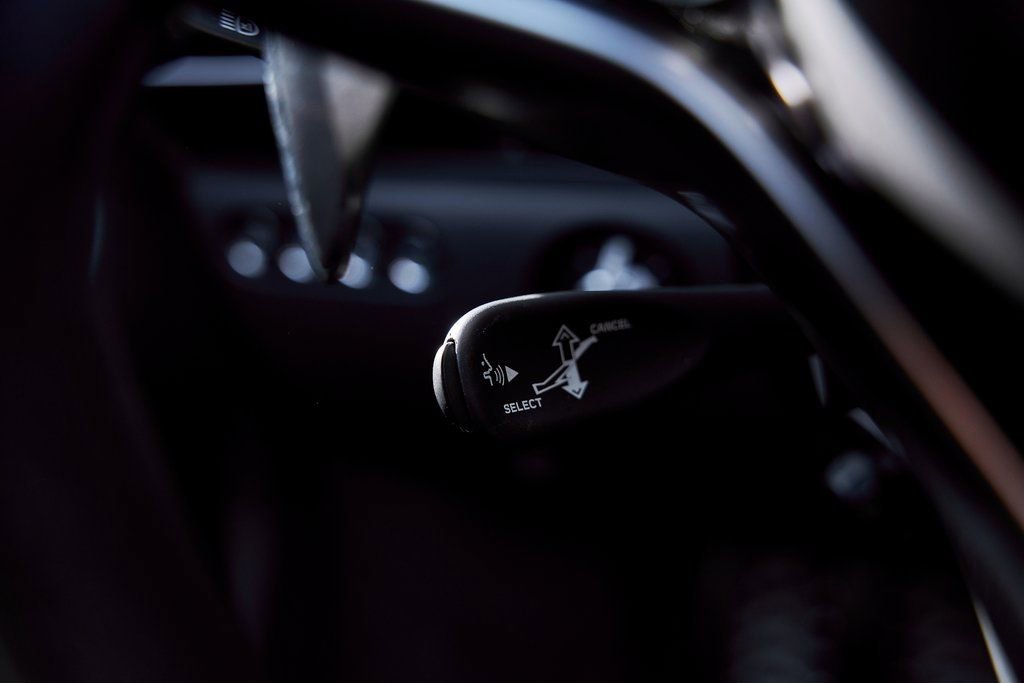 Used 2025 McLaren Artura Spider RWD image 57