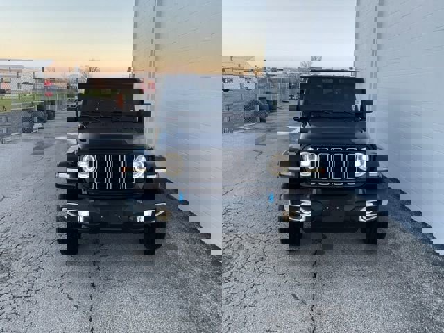 Used 2024 Jeep Wrangler Unlimited Sahara image 5