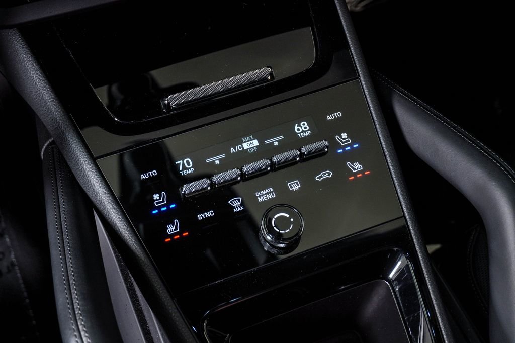 Certified 2025 Porsche Cayenne Coupe AWD/4WD image 24