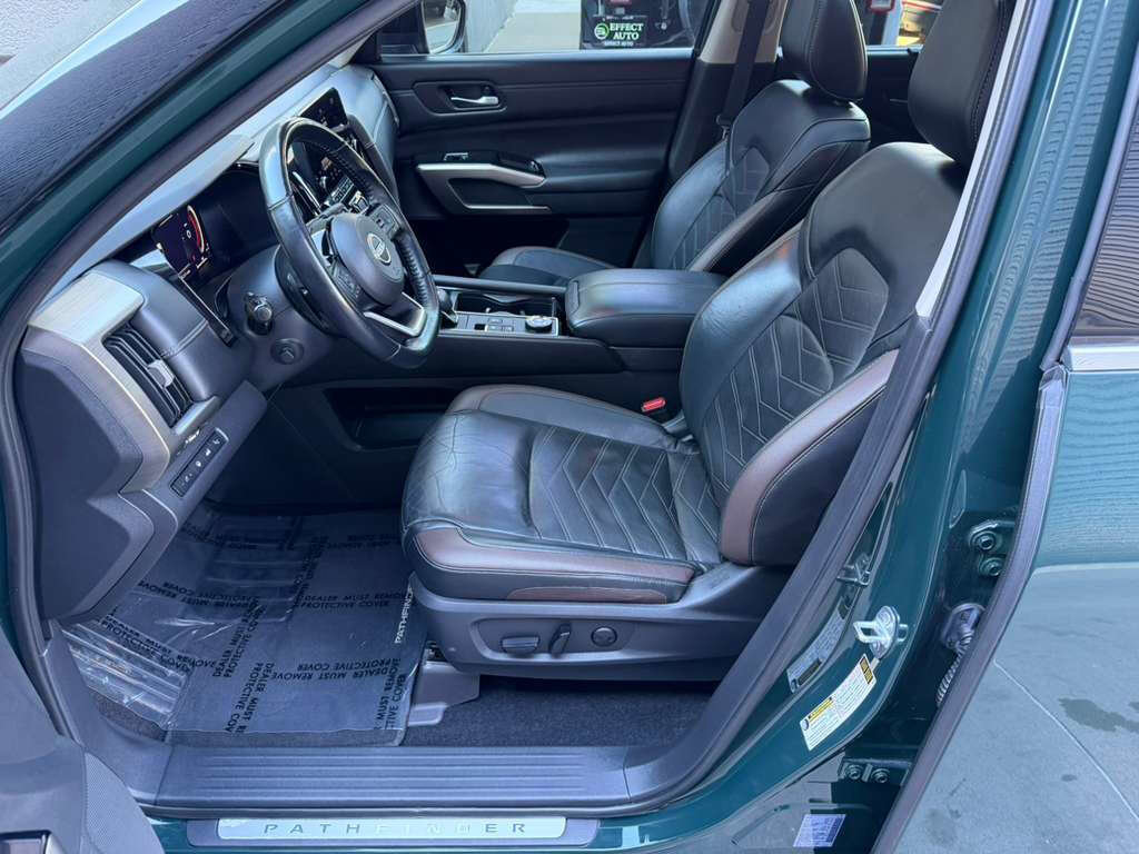 Used 2022 Nissan Pathfinder Platinum w/ Cargo Package image 15