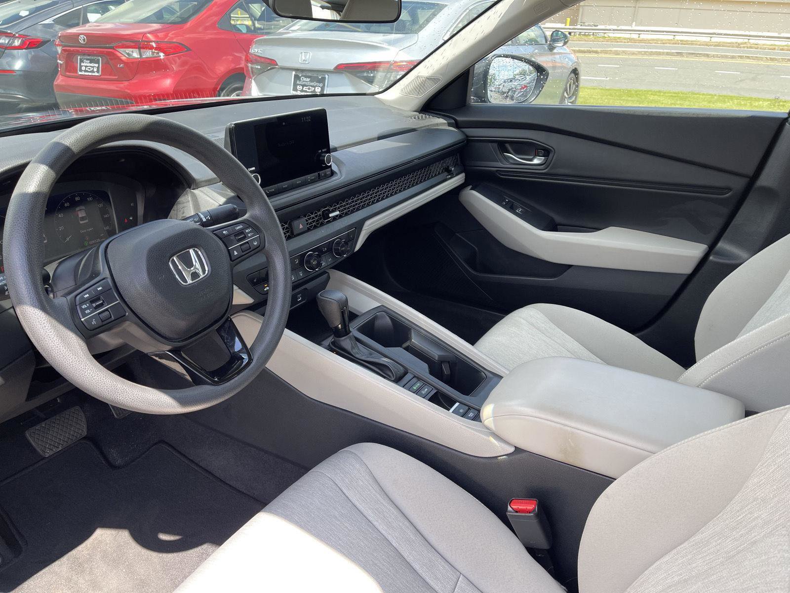 Used 2023 Honda Accord EX image 4