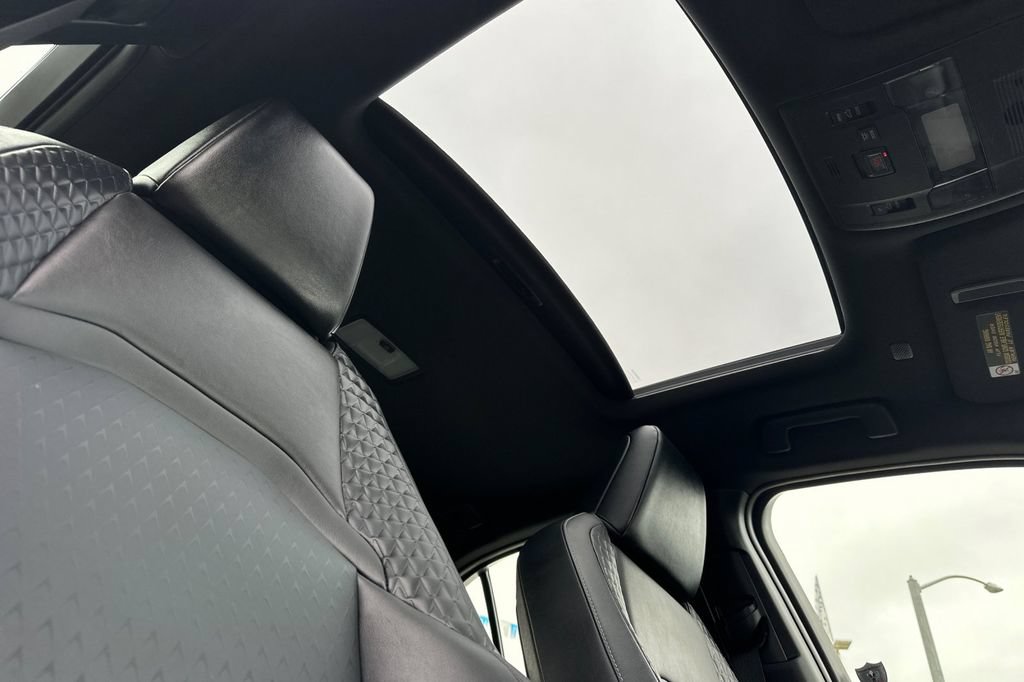 Used 2019 Lexus UX 200 FWD image 17