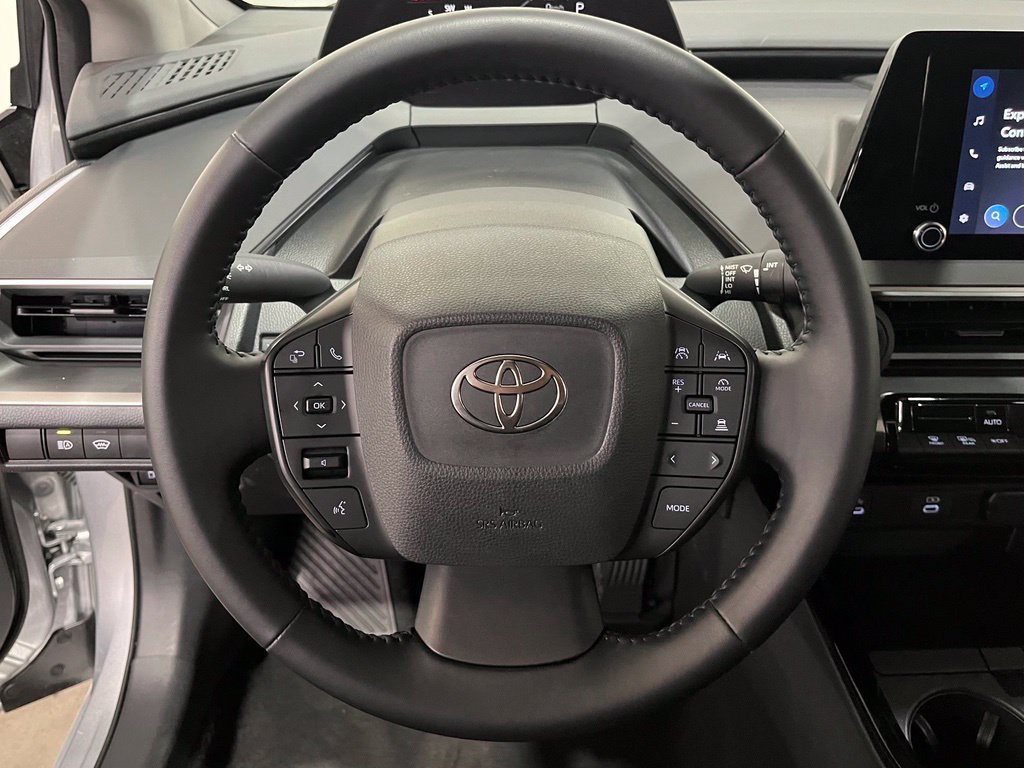 Used 2025 Toyota Prius LE FWD image 20