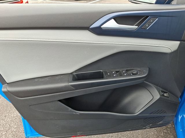 Used 2023 Volkswagen Taos SE image 15