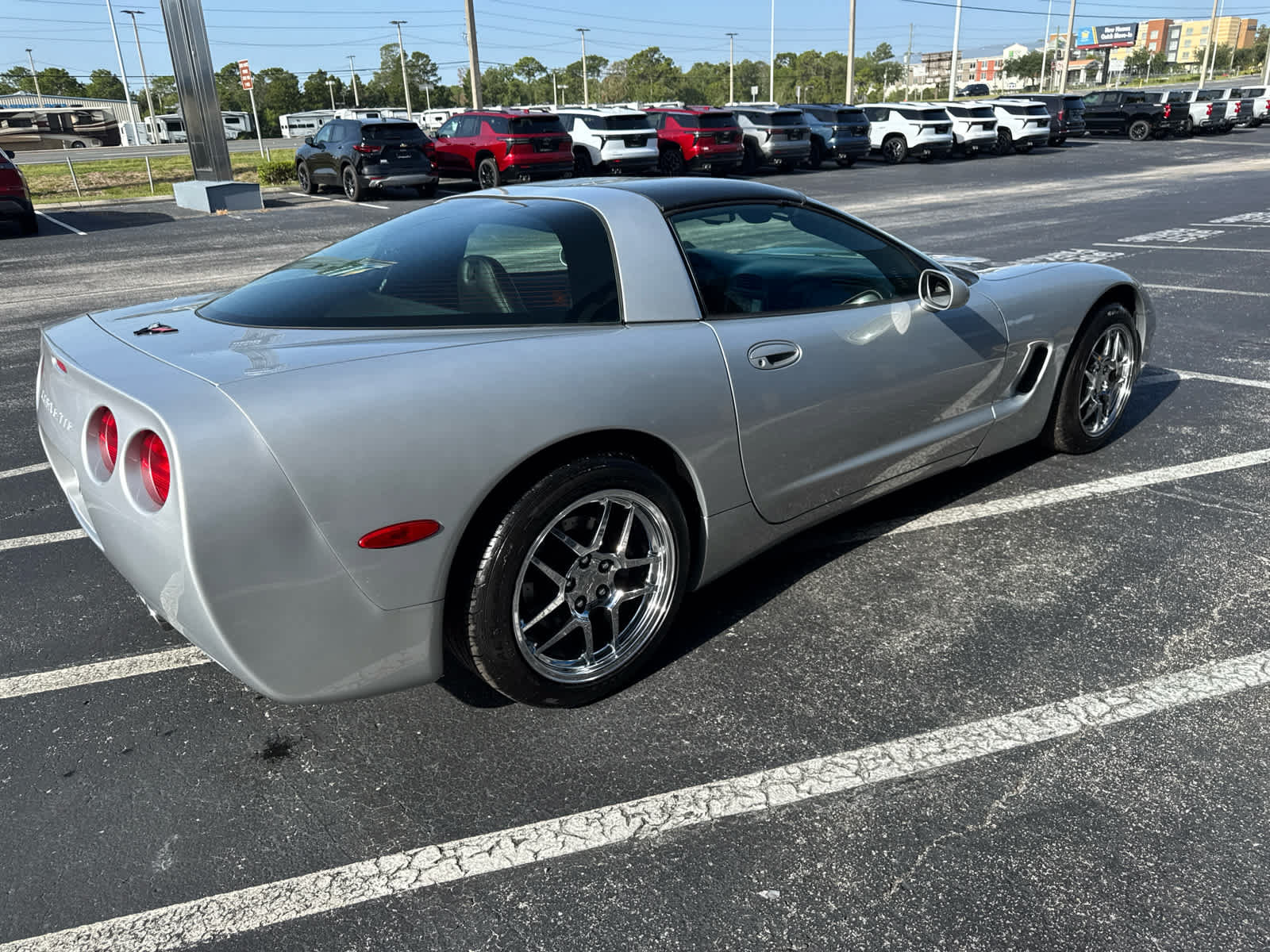 Used 1998 Chevrolet Corvette Coupe w/ Memory Pkg RWD image 3