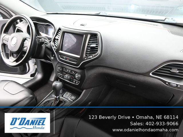Used 2019 Jeep Cherokee Trailhawk w/ Cold Weather Group AWD/4WD image 40