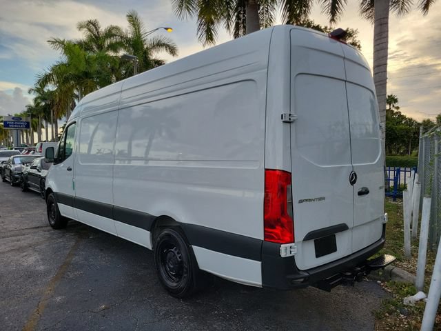 Used 2025 Mercedes-Benz Sprinter 2500 image 3