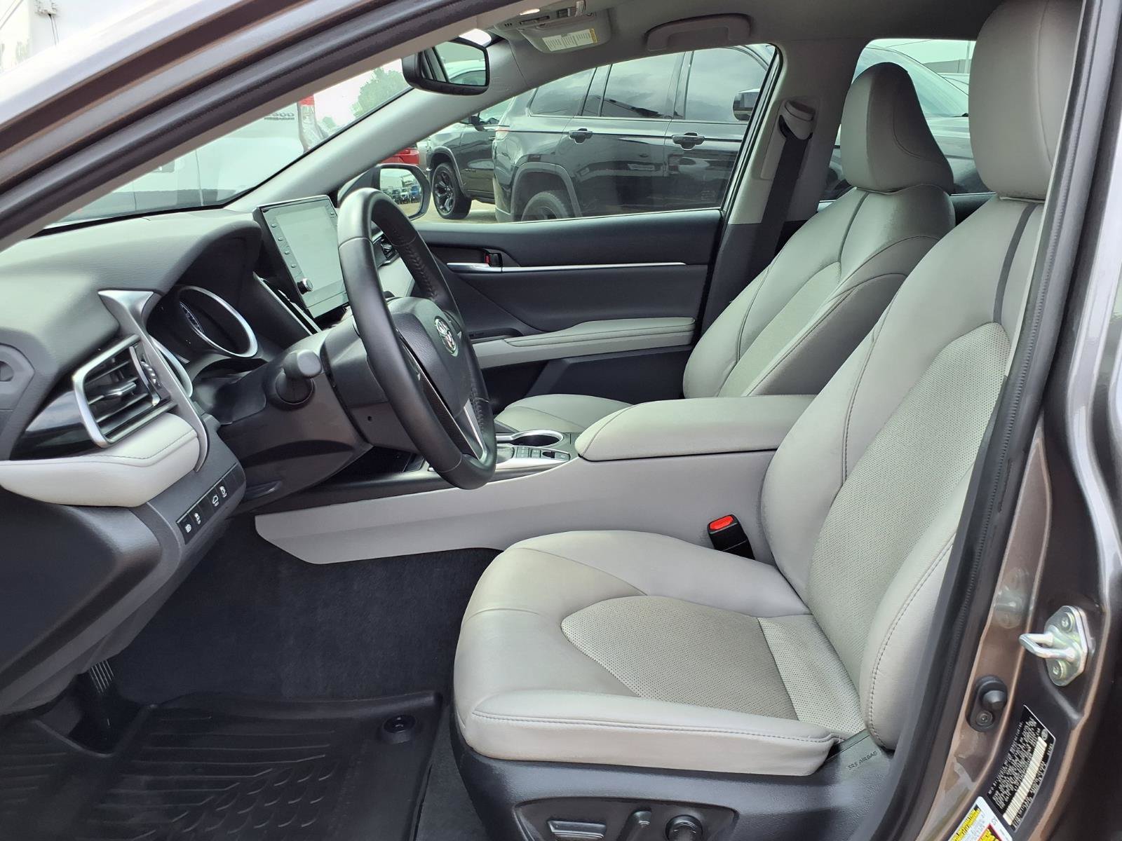 Used 2023 Toyota Camry XLE FWD image 20