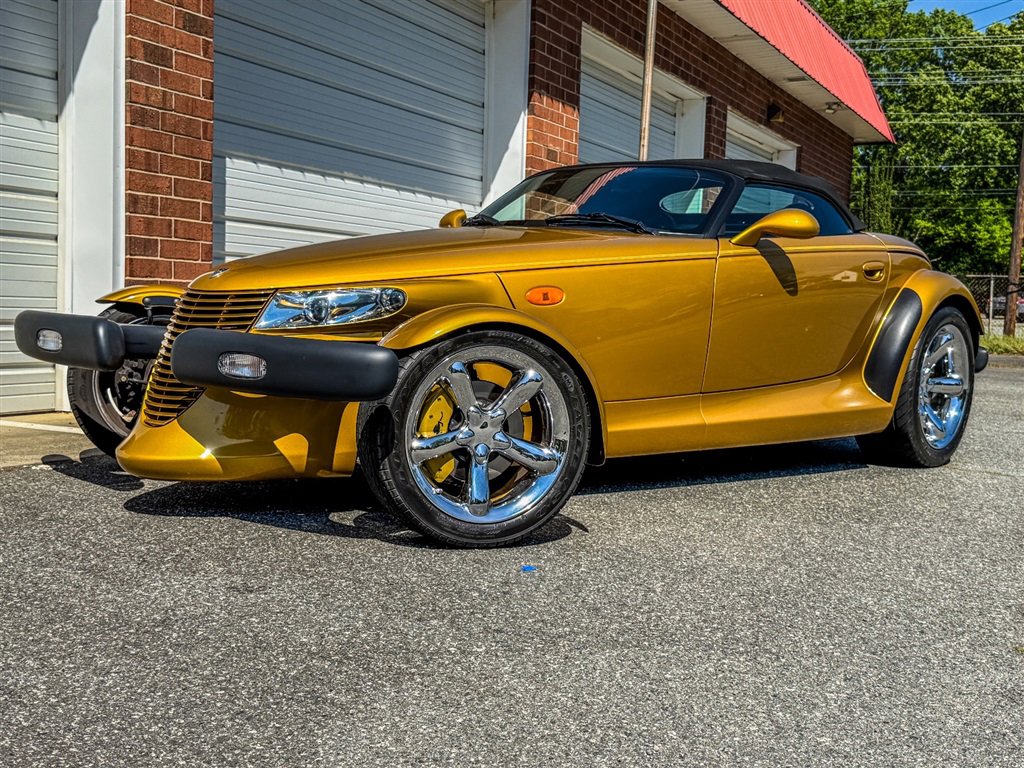 Used 2002 Chrysler Prowler image 2