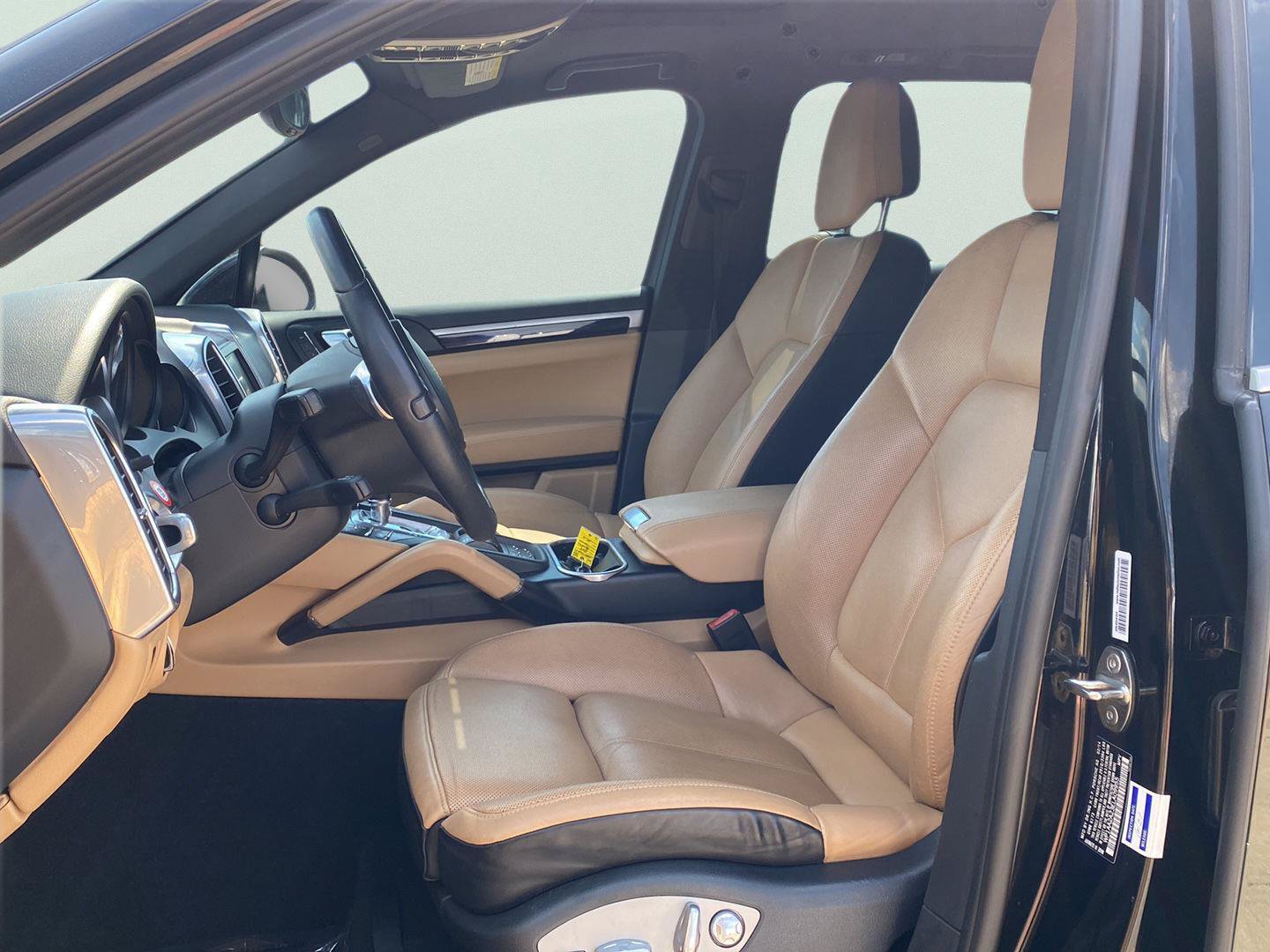 Used 2014 Porsche Cayenne Platinum Edition AWD/4WD image 13