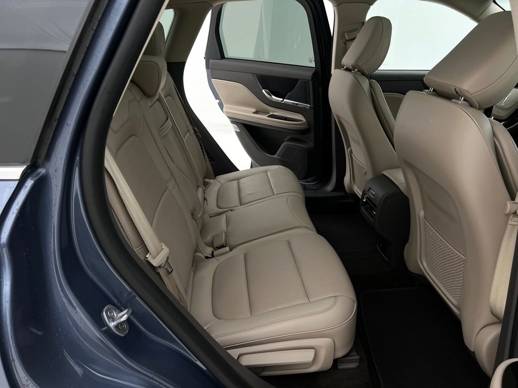 Used 2022 Lincoln Corsair AWD w/ Premium Package image 16