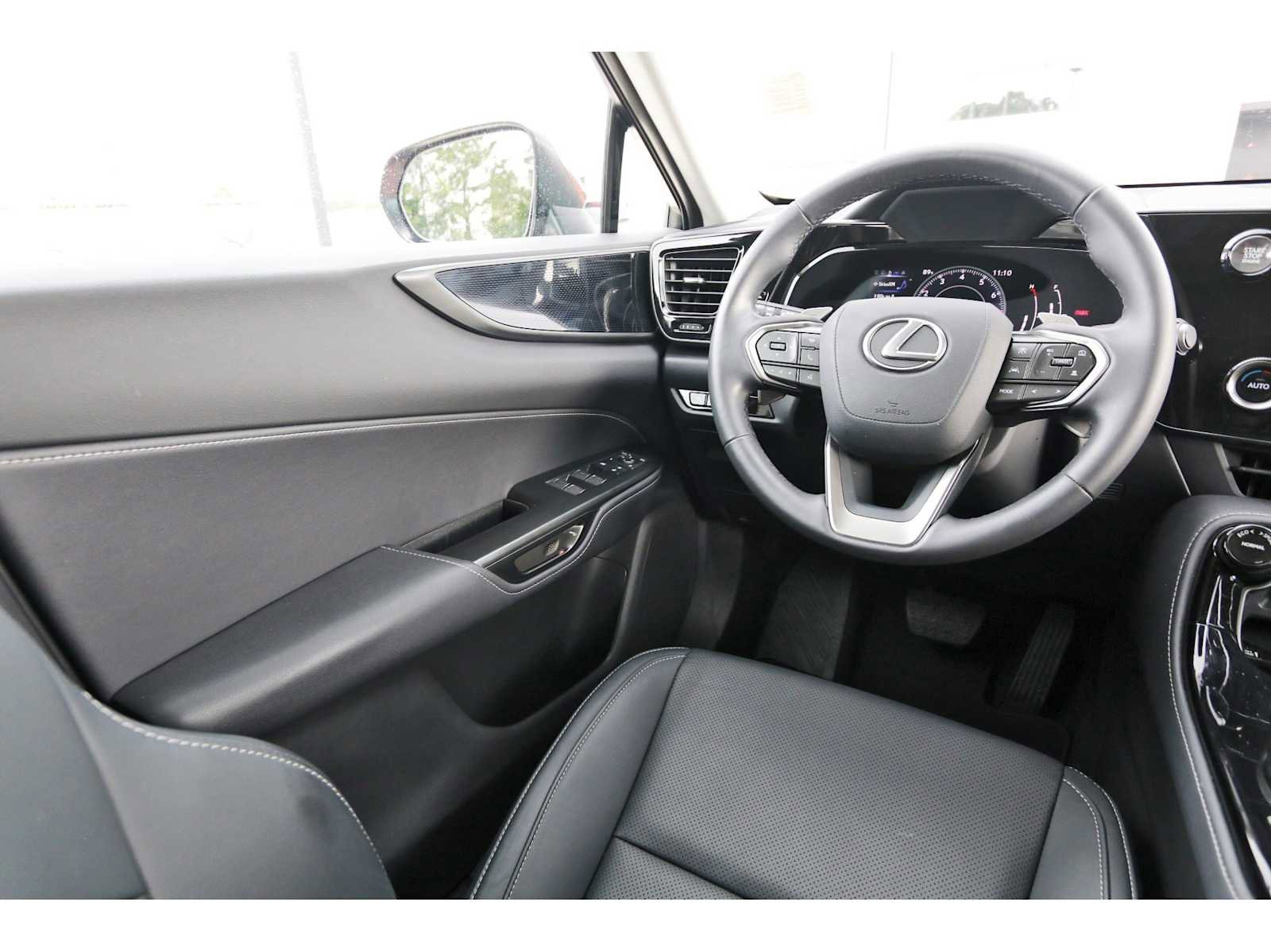 Used 2025 Lexus NX 250 FWD image 6