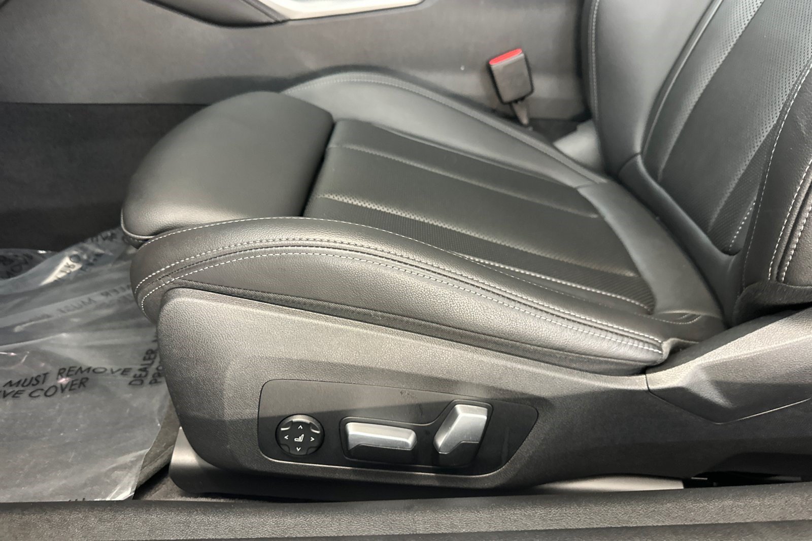 Certified 2024 BMW 430i Coupe w/ M Sport Package RWD image 14