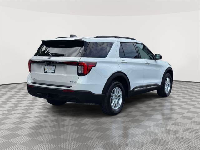 Used 2025 Ford Explorer Active AWD/4WD image 7