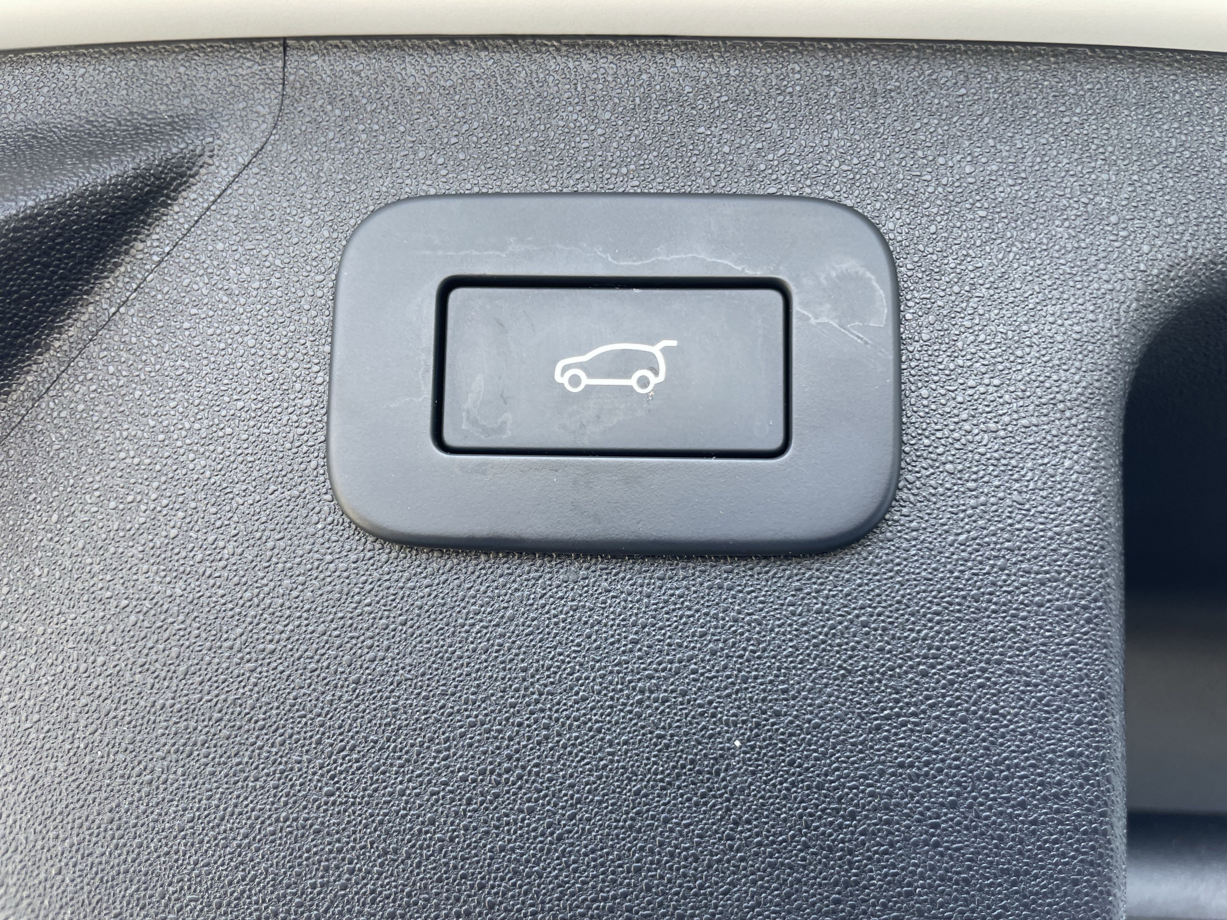 Certified 2024 Land Rover Discovery Sport S image 37