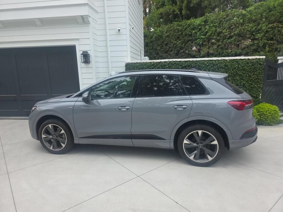 Used 2023 Audi Q4 e-tron Premium Plus w/ Premium Plus AWD/4WD image 2