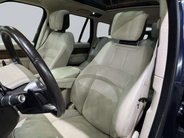 Used 2019 Land Rover Range Rover HSE image 25