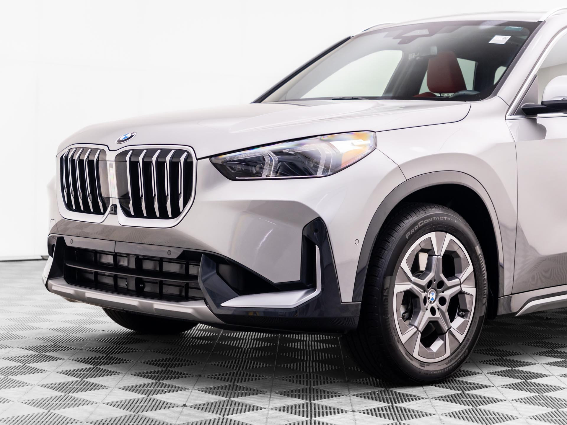 Certified 2025 BMW X1 xDrive28i w/ Premium Package AWD/4WD image 38