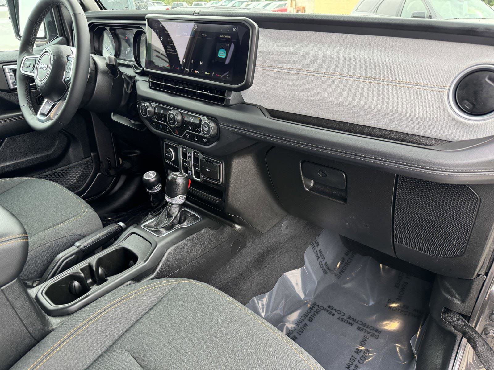 Used 2025 Jeep Wrangler Sahara w/ Safety Group image 8