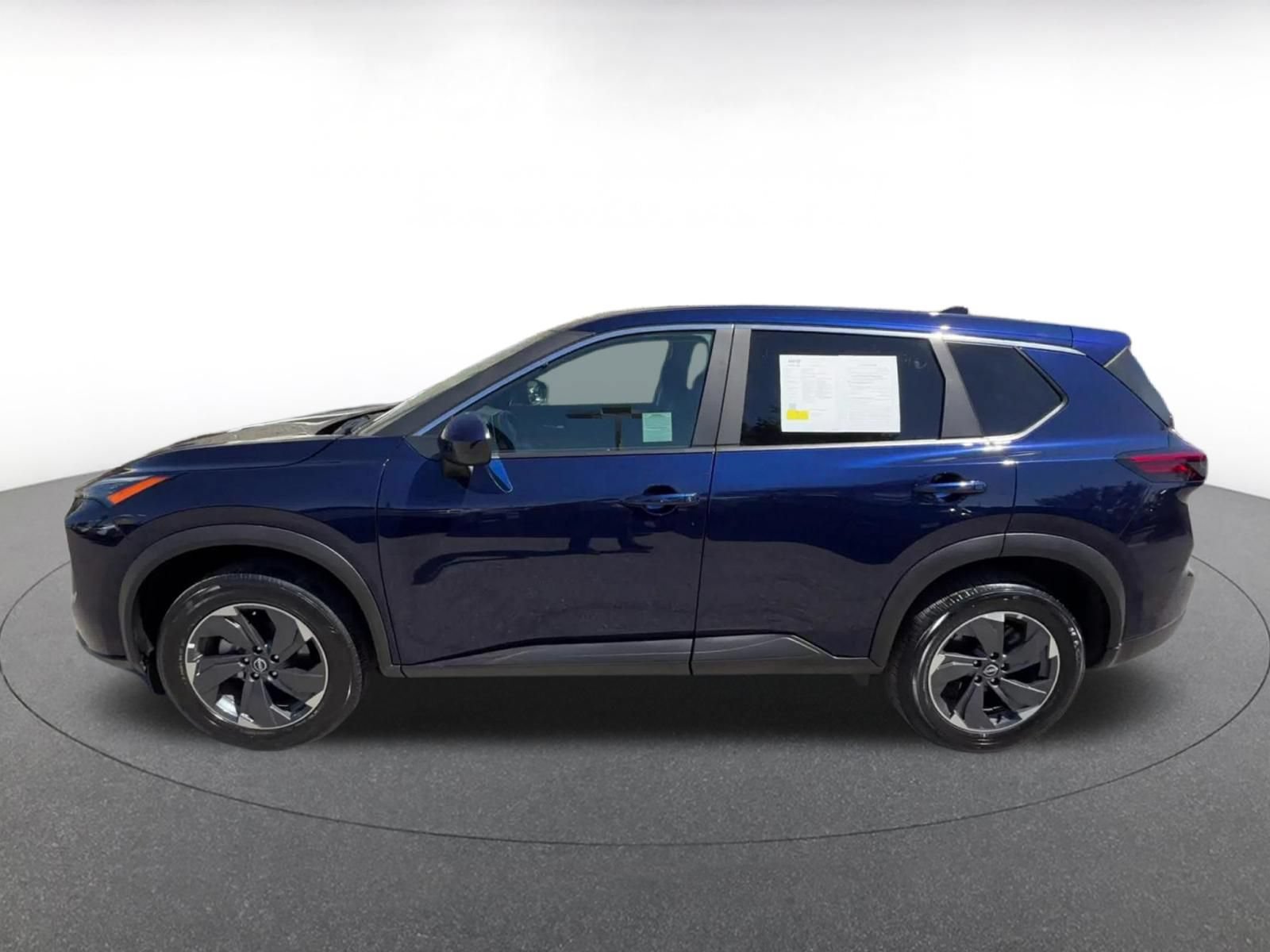Used 2025 Nissan Rogue SV FWD image 9