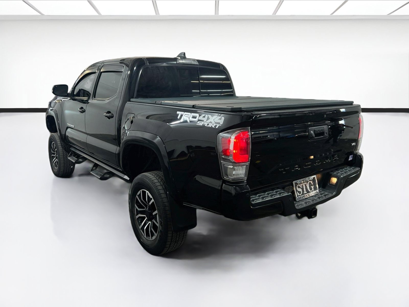 Used 2021 Toyota Tacoma TRD Sport w/ Technology Package AWD/4WD image 6