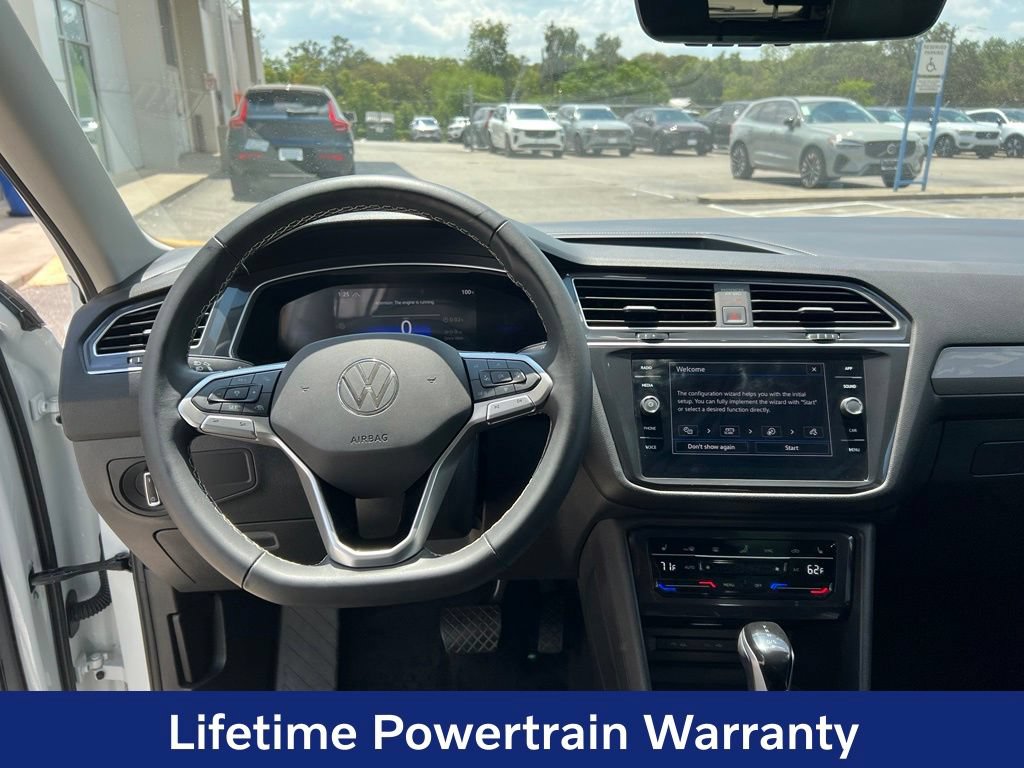 Used 2024 Volkswagen Tiguan SE w/ Panoramic Sunroof Package AWD/4WD image 16
