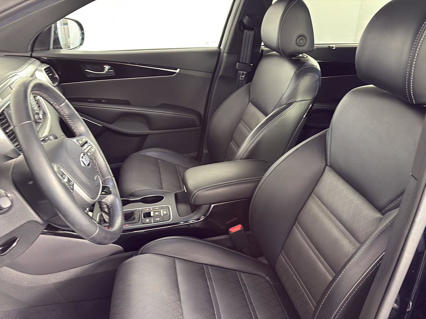 Used 2019 Kia Sorento SX image 48