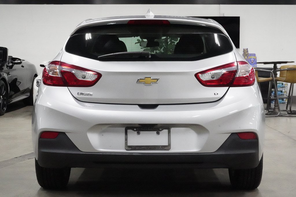 Used 2017 Chevrolet Cruze LT w/ Convenience Package FWD image 4