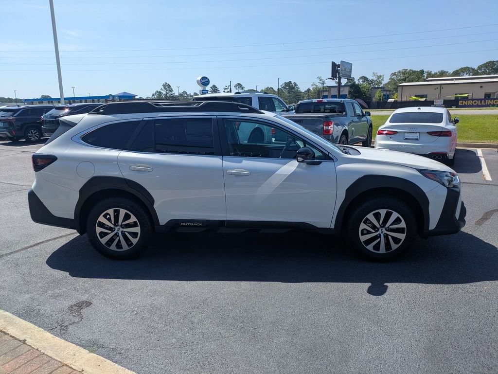 Certified 2025 Subaru Outback Premium AWD/4WD image 4