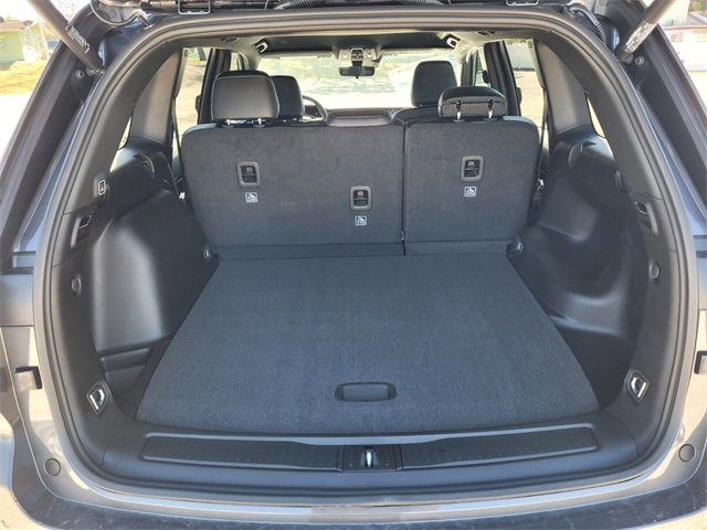 Used 2025 Jeep Grand Cherokee Altitude image 14