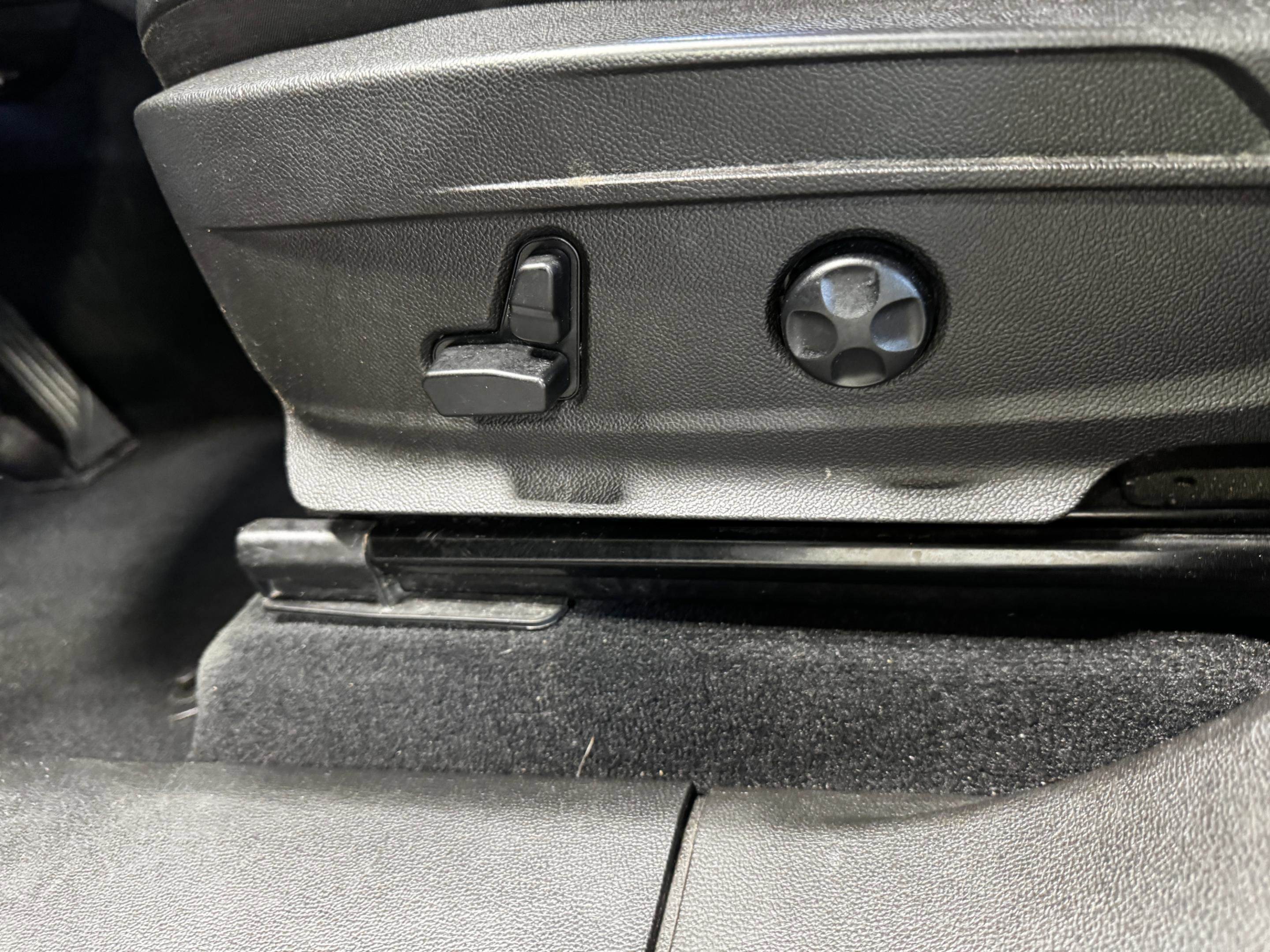 Used 2020 Alfa Romeo Stelvio Ti w/ Nero Edizione image 32