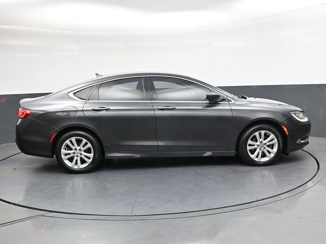 Used 2017 Chrysler 200 Limited Platinum FWD image 3