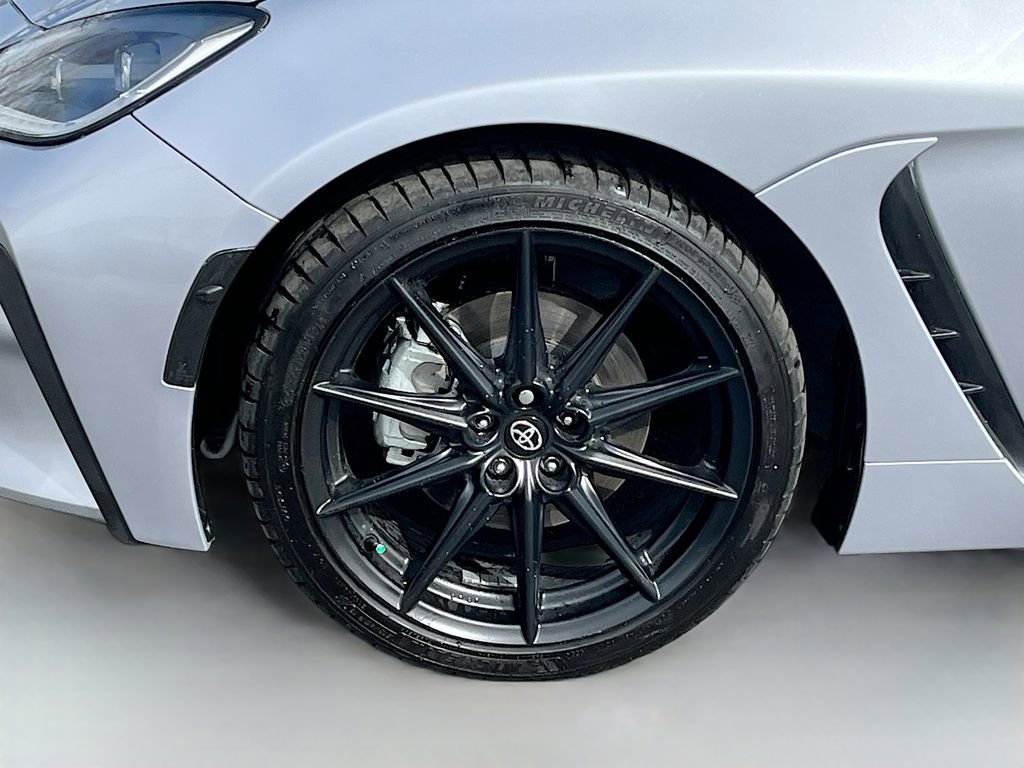 Used 2025 Toyota GR86 Premium w/ ALL Weather Mat Package (TMS) image 29