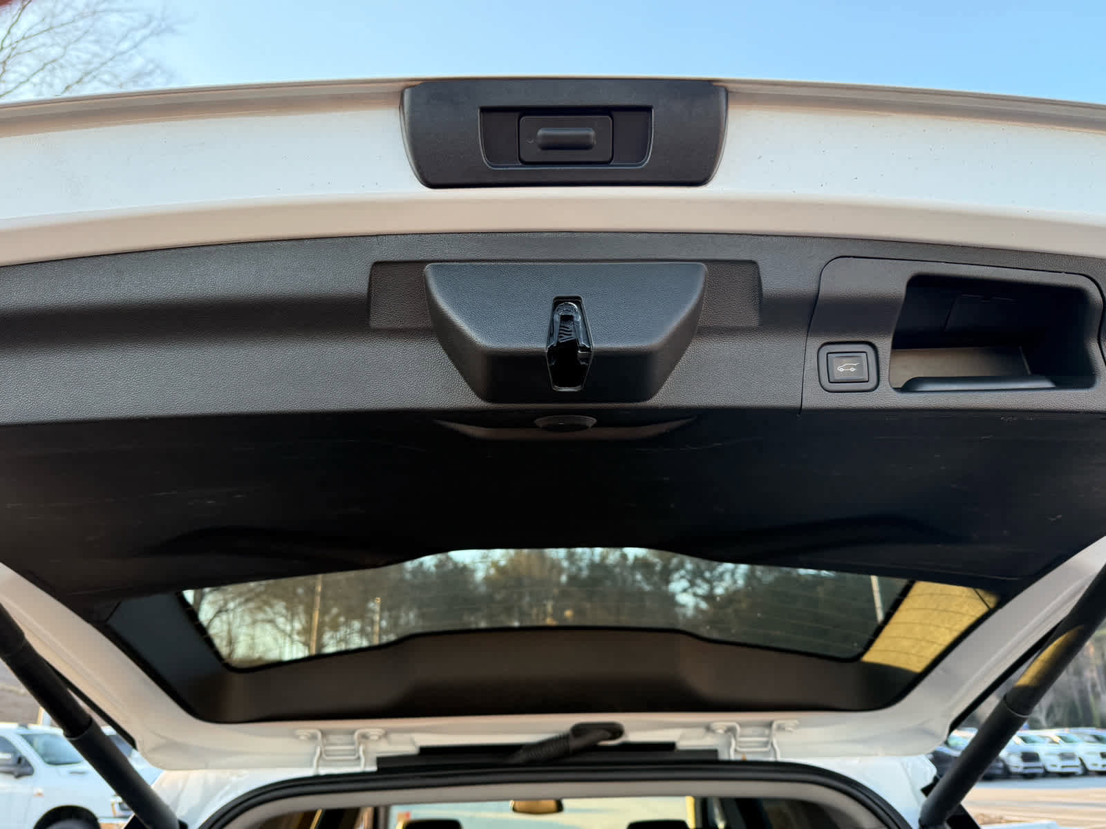 Used 2023 GMC Acadia SLT image 30