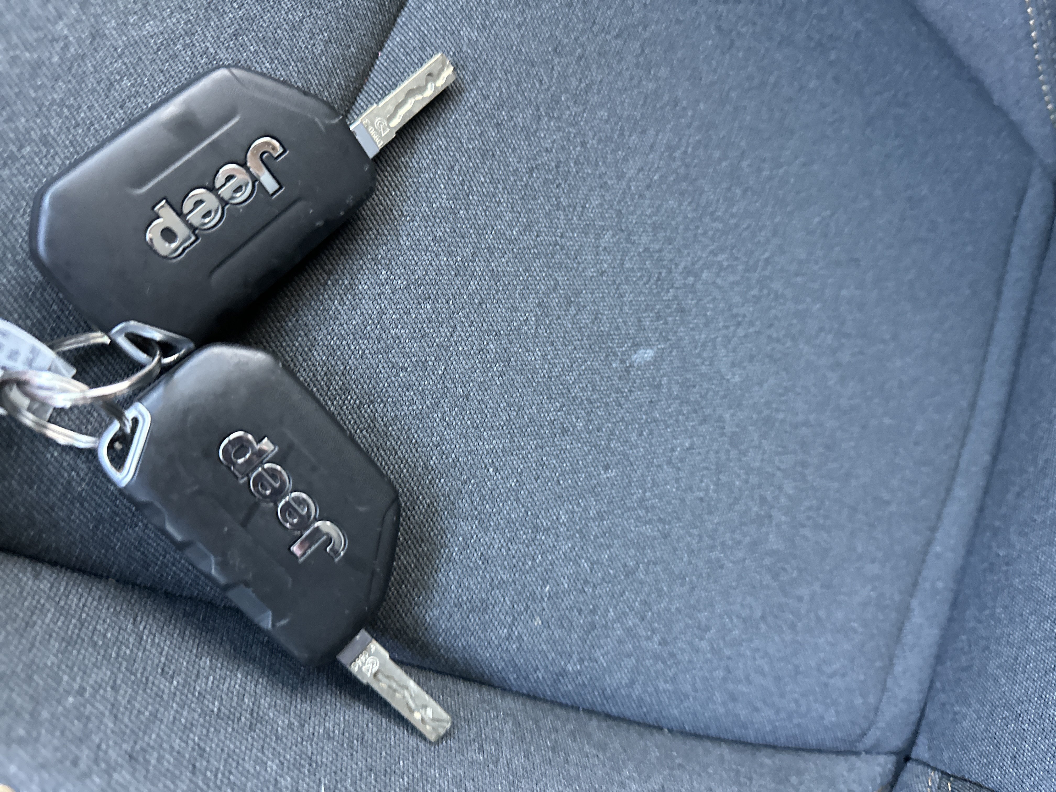 Used 2025 Jeep Wrangler Sport AWD/4WD image 20