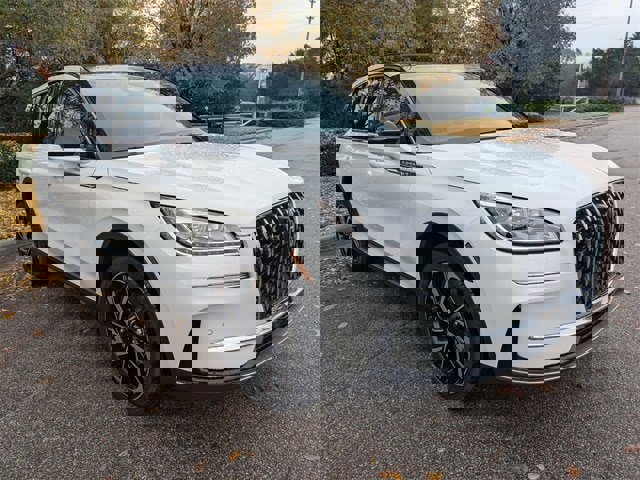 New 2026 Lincoln Corsair Reserve image 4