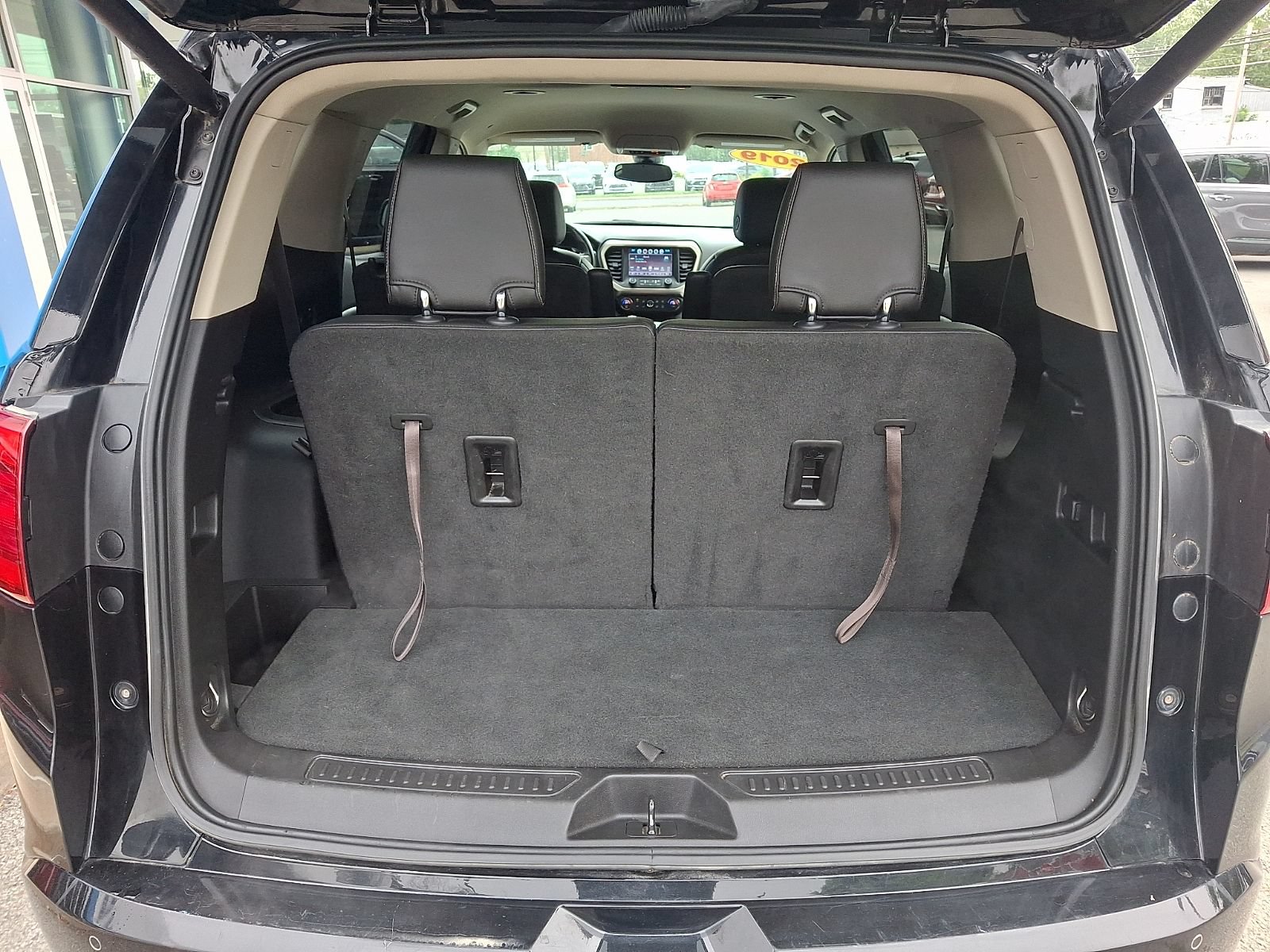 Used 2019 GMC Acadia Denali w/ Technology Package AWD/4WD image 29